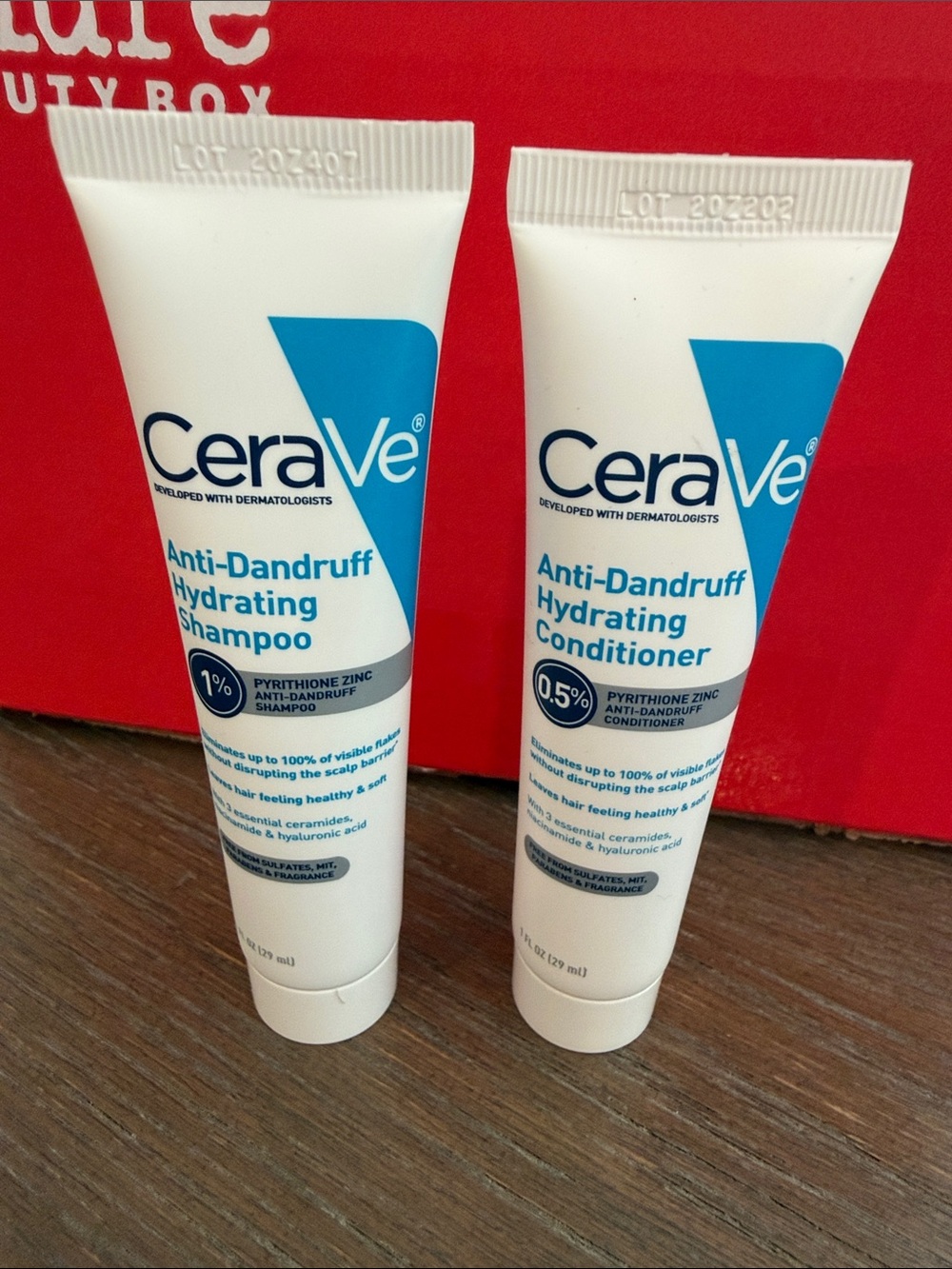 CeraVe Anti-Dandruff Hydrating Shampoo & Conditioner Set - White and Blue